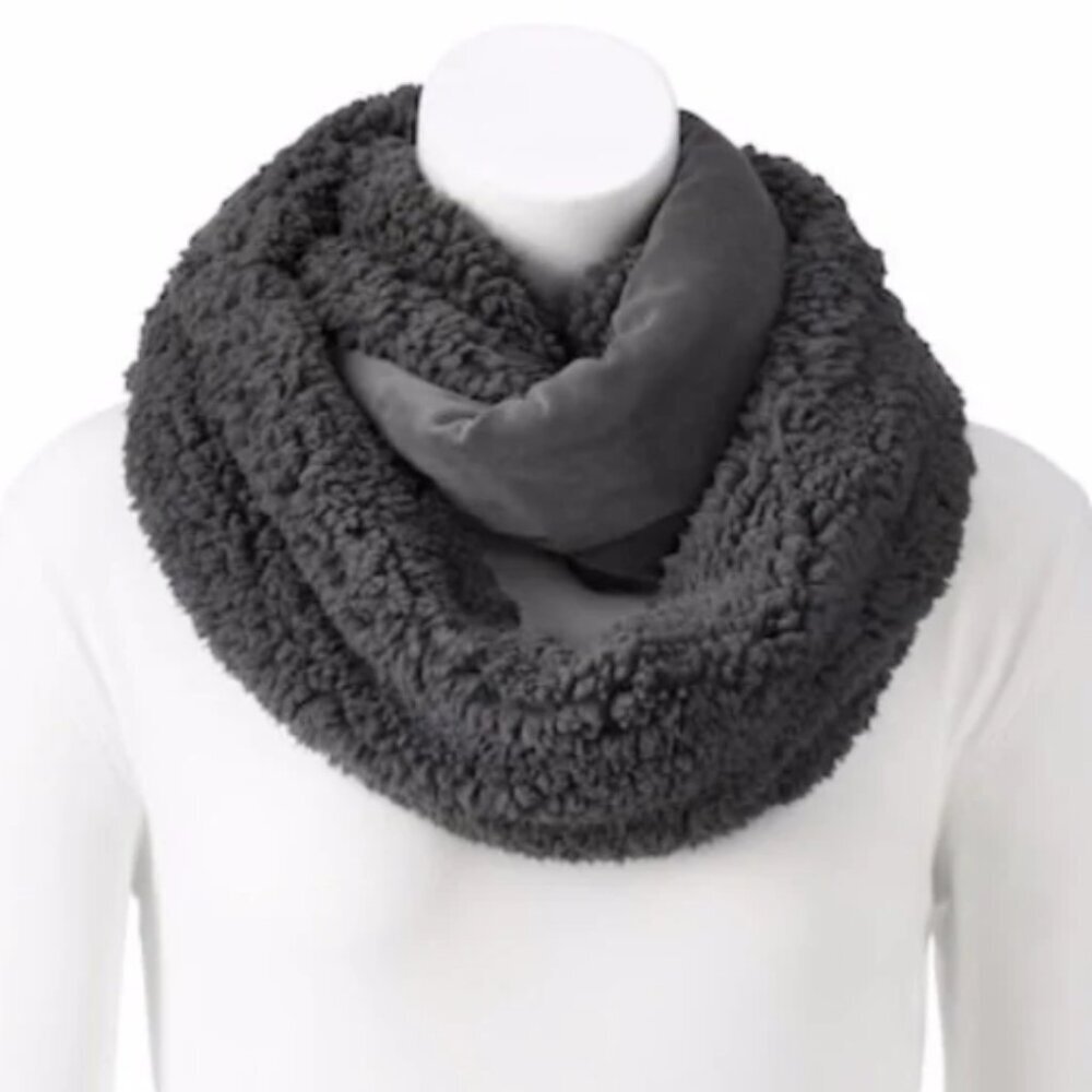 Cuddl Duds Reversible Double Plush Velour with Sherpa Infinity Scarf and Hat - Picture 3 of 3